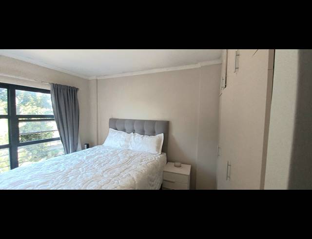 2 BEDROOM FLAT TO LET IN ESSENWOOD